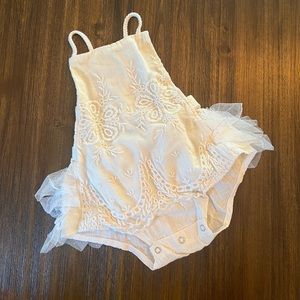 BABY GIRL LACE NUDE BEIGE HALTER ONESIE RUFFLE ROMPER BOHO BIRTHDAY 6 MONTHS